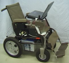 福祉工学研究室の電動車いす